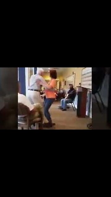 101-Year-Old Man Dances to the Banjo