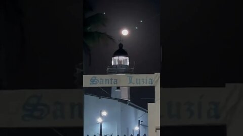 O farol e a lua cheia 🌕