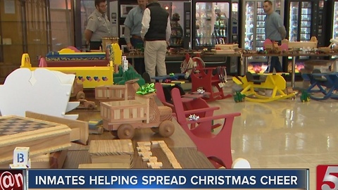 Inmates Make Christmas Gifts For Kids In Hickman County