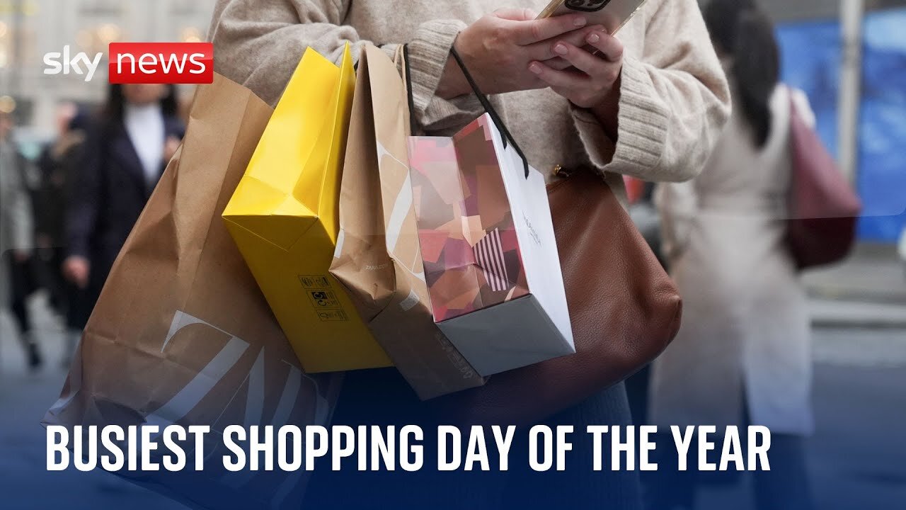 'Super Saturday': Millions head to stores for last-minute Xmas shopping