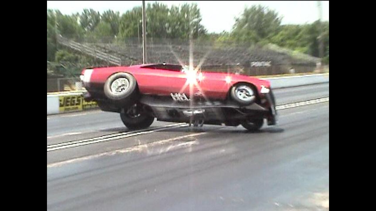 Drag Racing Crashes, Near misses & Wheelstands Preview