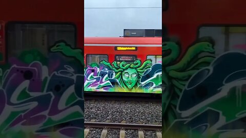 OUTSTANDING GRAFFITI PIECE ON A TRAIN 😨 #graffiti #graffitiart #shorts