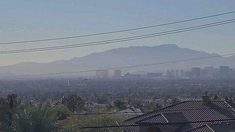 Did you see the smoggy skies over Las Vegas today? Check this out! 12.18.2024 #follow #lasvegas