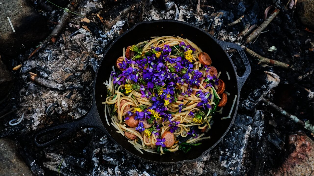 Ramp, Dandelion, Violet Stir Fry. Wild edible foraging and cooking. Bushcraft campfire cooking.