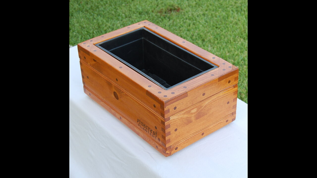 Vinecrest Planters: Sweet Petite Planter