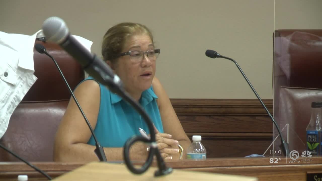 Pahokee city commission meeting erupts into screaming match