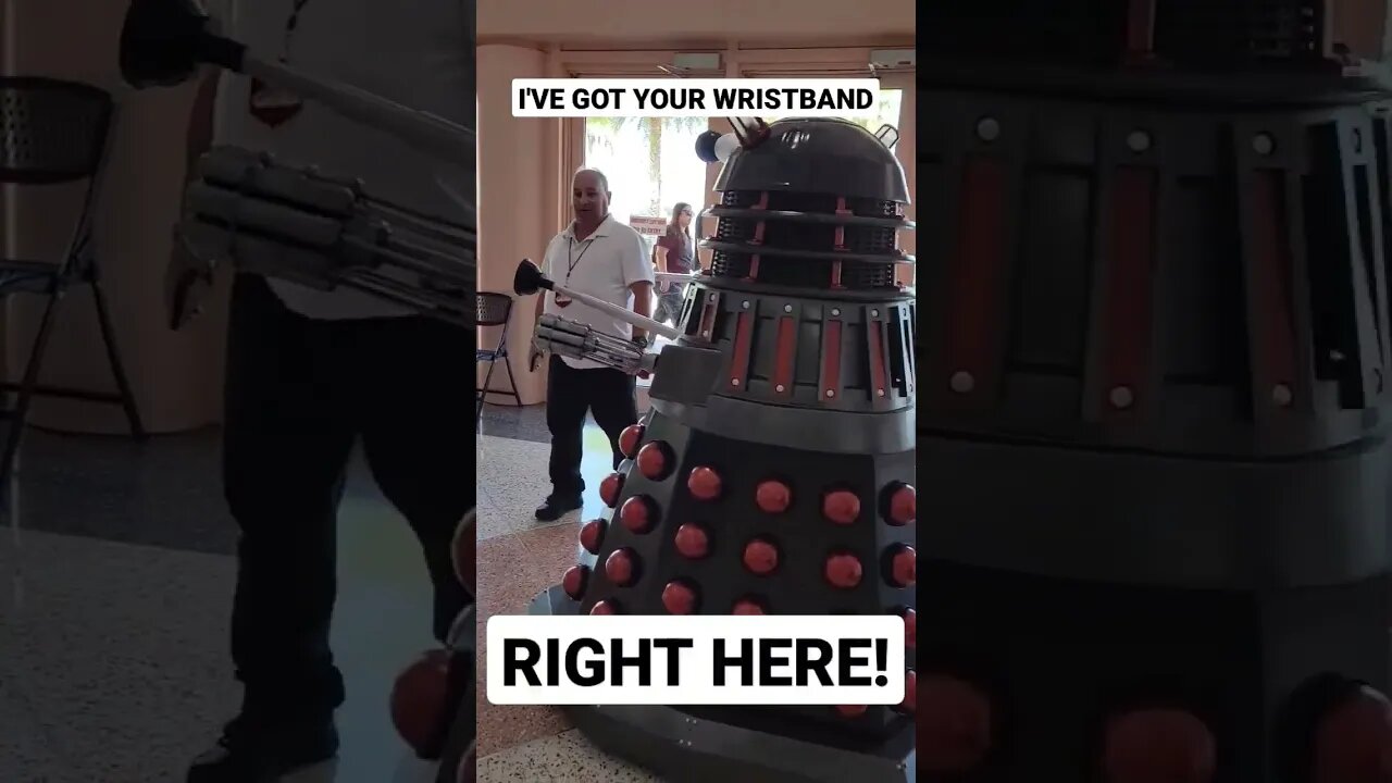 #DALEK VS #SECURITY #TBCC #TBCC2022 #DALEKHAL #DOCTORWHO YouTube.com/TheLegendOfTheTravelingTARDIS