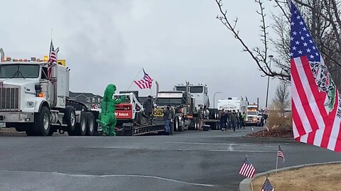 Meeting the convoy in Spokane getting ready for departure! 🇺🇸❤️🤍💙🦖