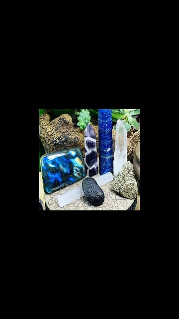 FEELING A DEEP CONNECTION WITH THE COSMOS THIS STARSEED CRYSTAL ALTER KIT IS FOR YOU