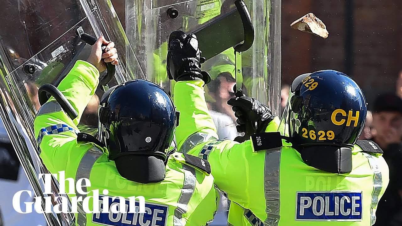 Rioters ‘will pay the price’ after violent anti-immigration protests across UK | NE