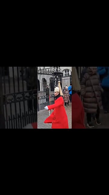 make way shouts the guard #horseguardsparade