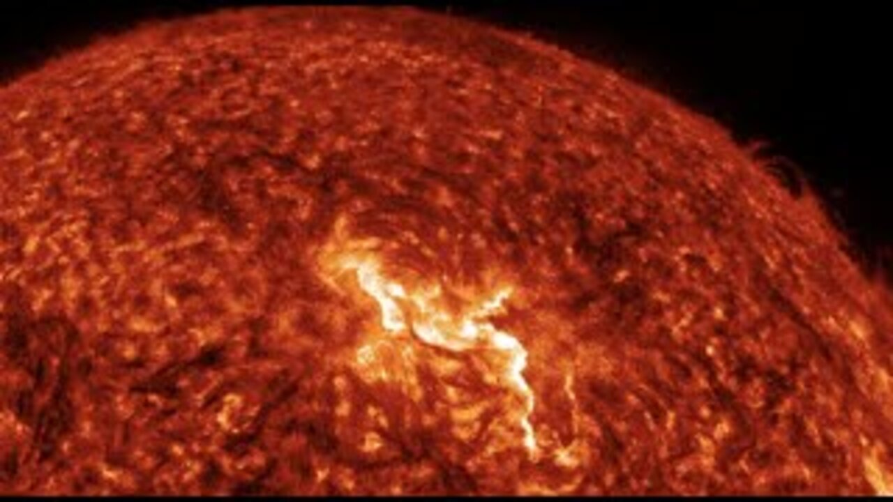 Sun Erupts at Earth | Tsunami of Fire & Plasma Explosion