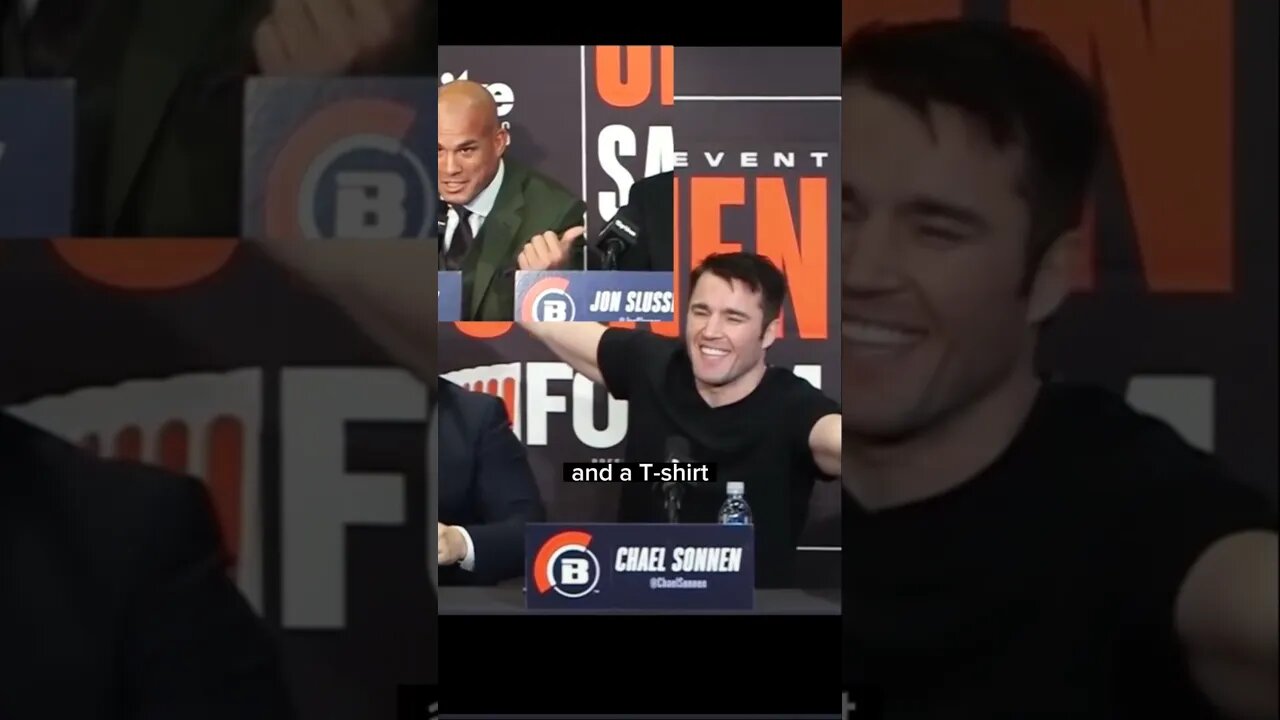 Legend Tito Ortiz vs microphone vs Chael Sonnen Legendary Bout #titoortiz #chaelsonnen #bellator