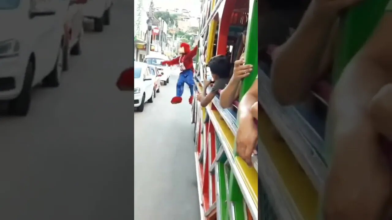 DANÇA DO DEDINHO COM FOFÃO E CHAVES DANÇANDO PASSINHOS NA CARRETA DA ALEGRIA TRIPLO X