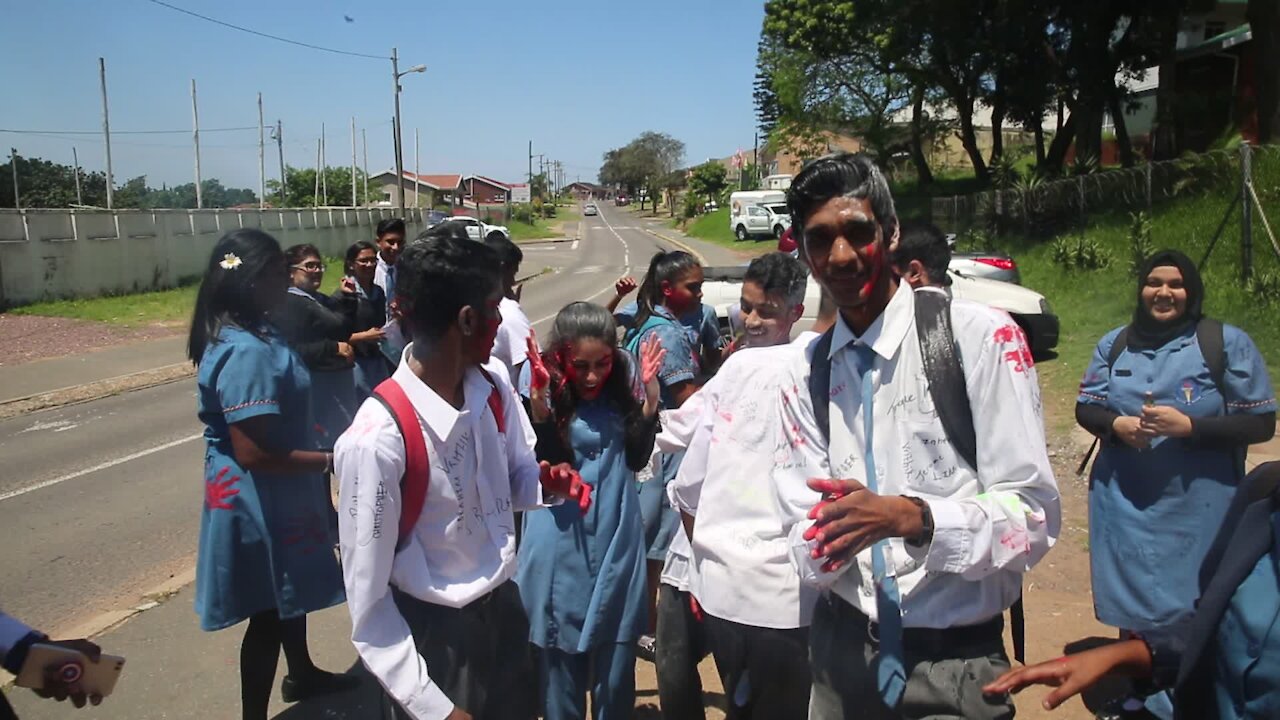 SOUTH AFRICA - Durban - Matric students celebrate last paper (Videos) (BrE)