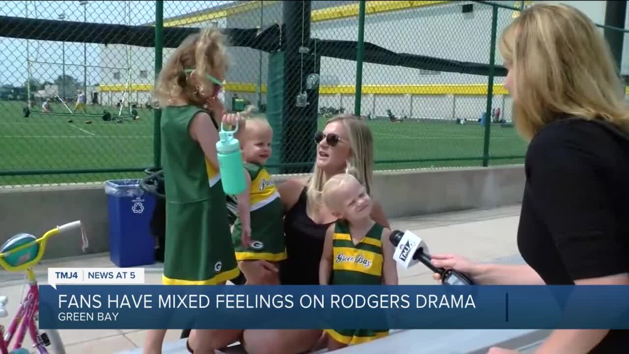 Packers fans from southeast Wisconsin flock to first day of team practice in Green Bay