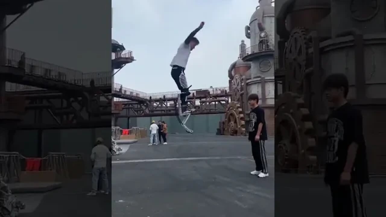 He jumps very high using those accelerated Legs! #shorts