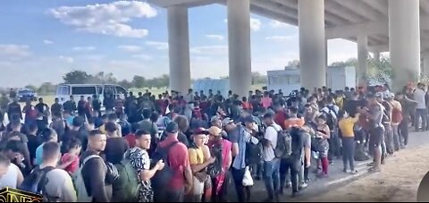 🆘 Alex Jones on the invasion at Southern Border