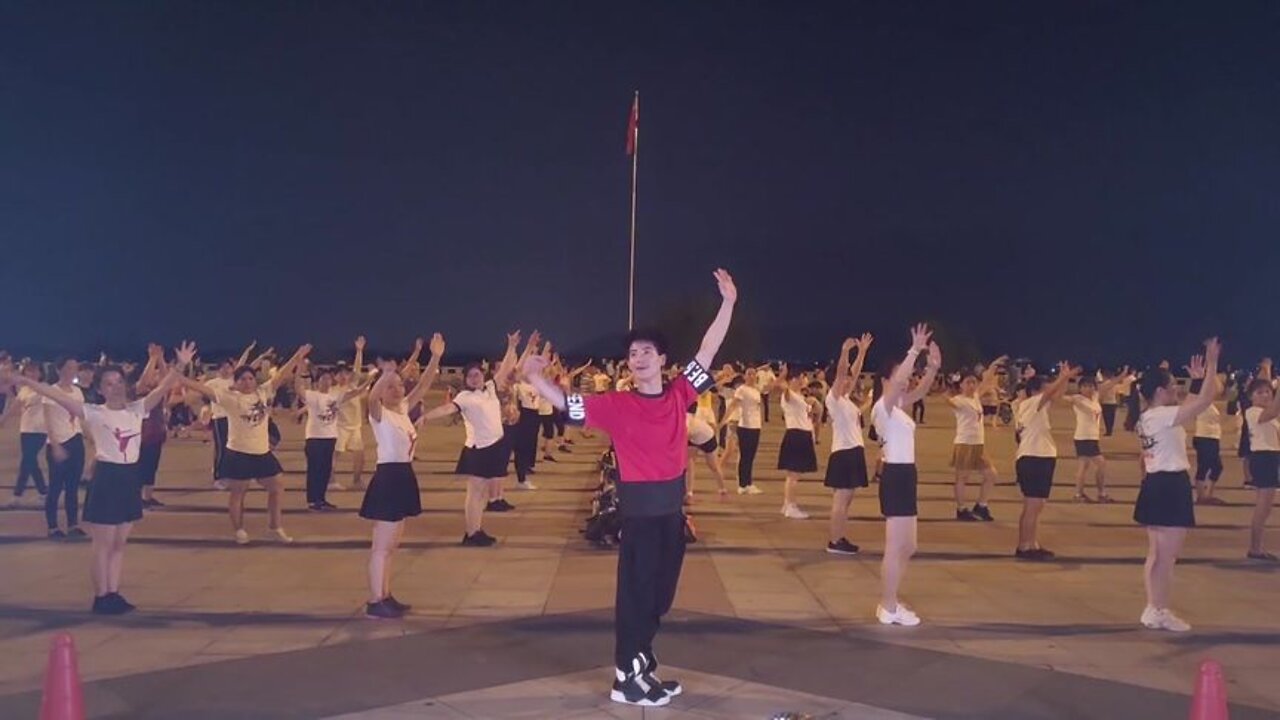 顺能舞蹈《光芒》凤凰传奇经典歌曲，舞蹈豪迈大气【順能炫舞團】