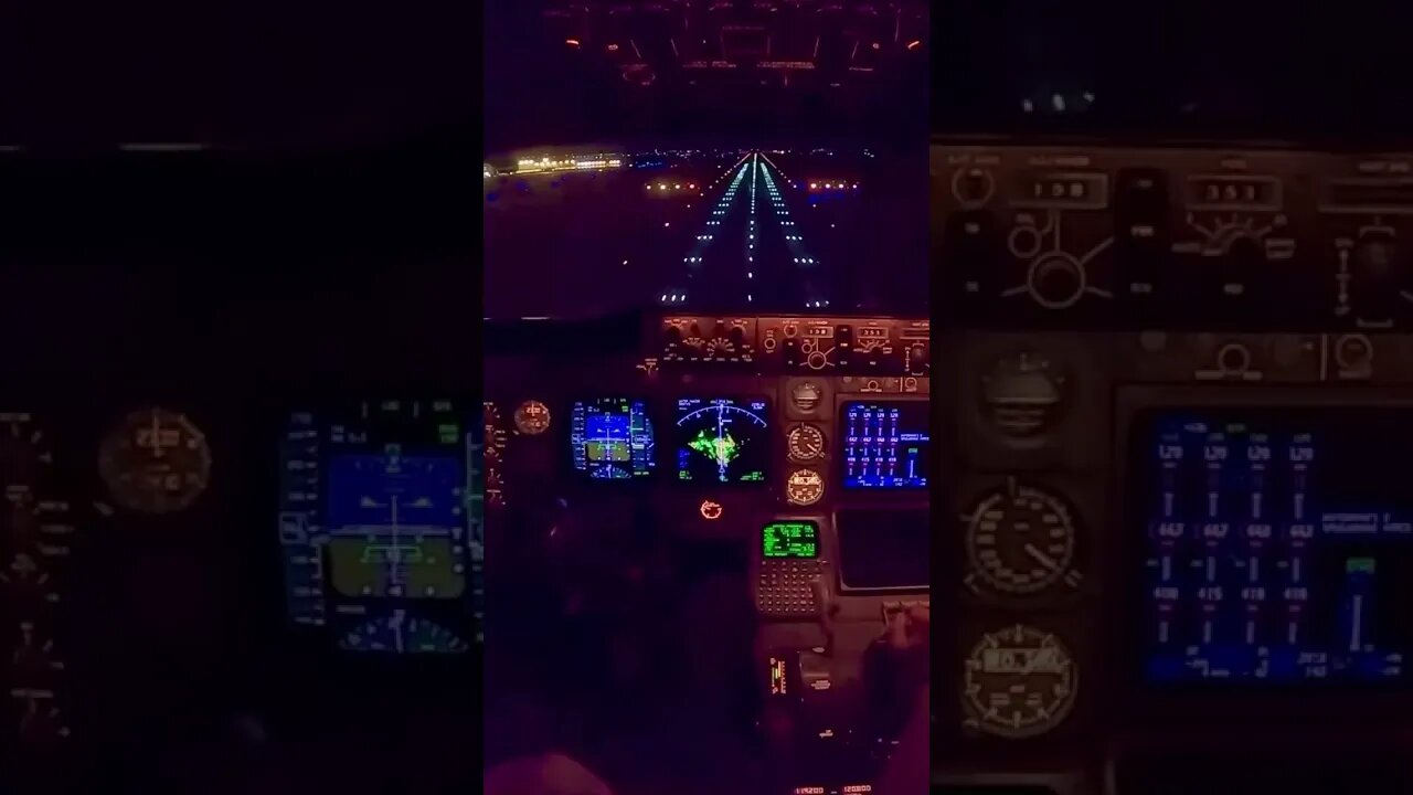 👌Super Smooth Boeing 747 Landing #pilot #aviation #boeing