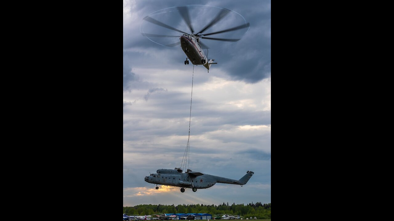 último vôo de um gigantesco Mil Mi-6, graças ao poder de um igualmente gigantesco Mil Mi-26