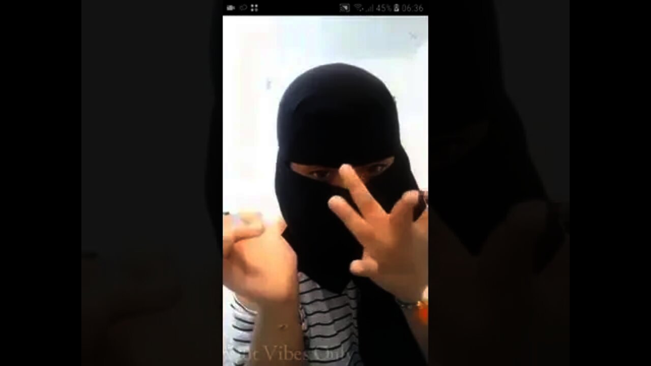 Curvy Arab Girl