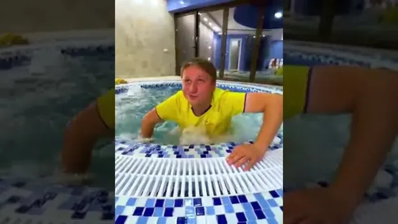 🤢 Pârț în jacuzzi 🤽🏻 Farts in pool 🌊 #shorts by #melimi #shorts