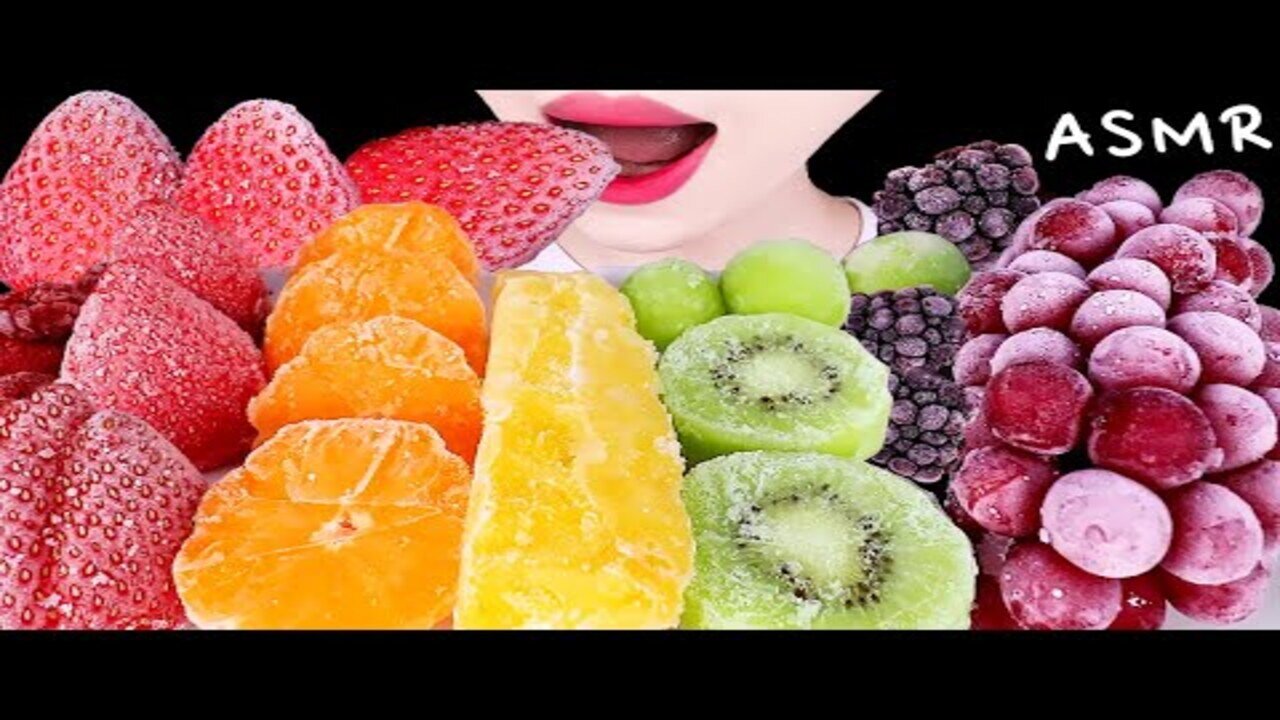 ASMR FROZEN FRUITS STRAWBERRY, GRAPE, KIWI, PINEAPPLE, BLACKBERRY - EATING SOUNDS MUKBANG