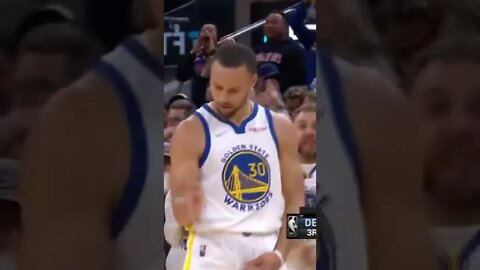 CHEF Curry is serving NUGGETS with a NASTY 4 pt play!👨 🍳 #shorts