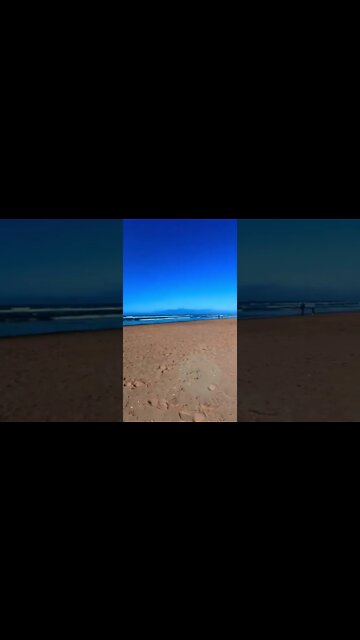 Hyperlapse of waves on a beach