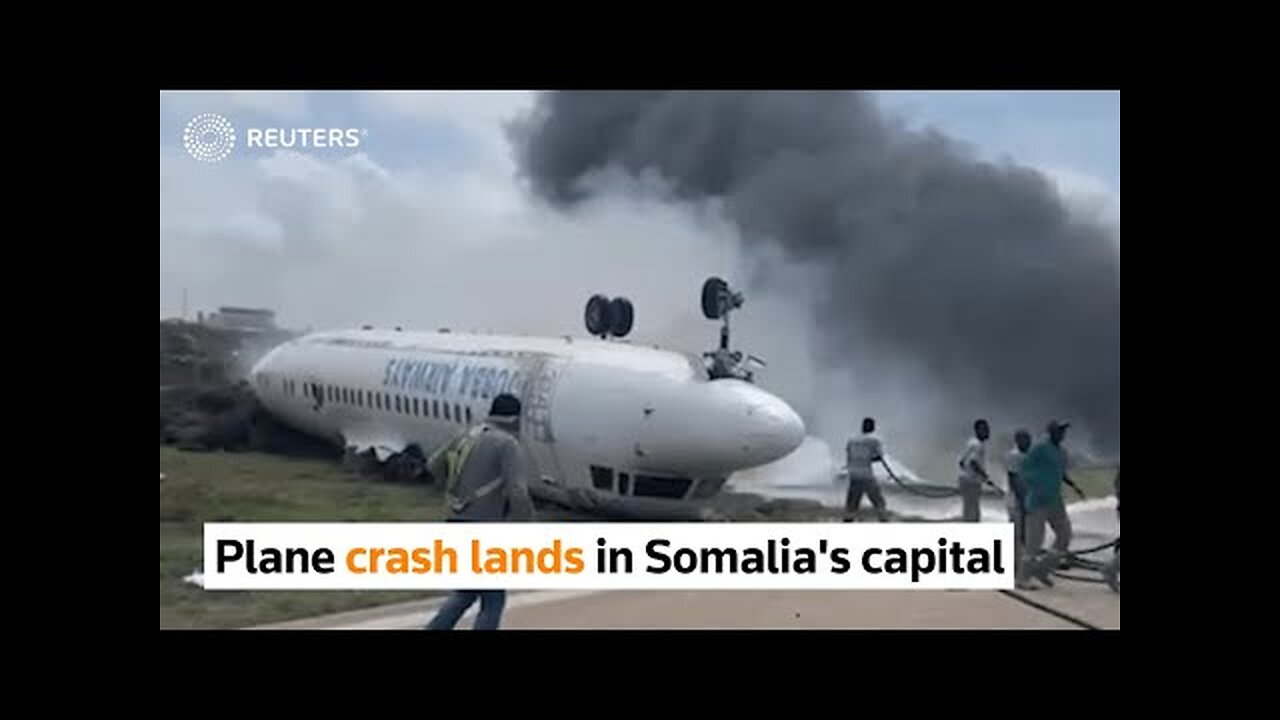 Plane crash lands in Somalia's capital