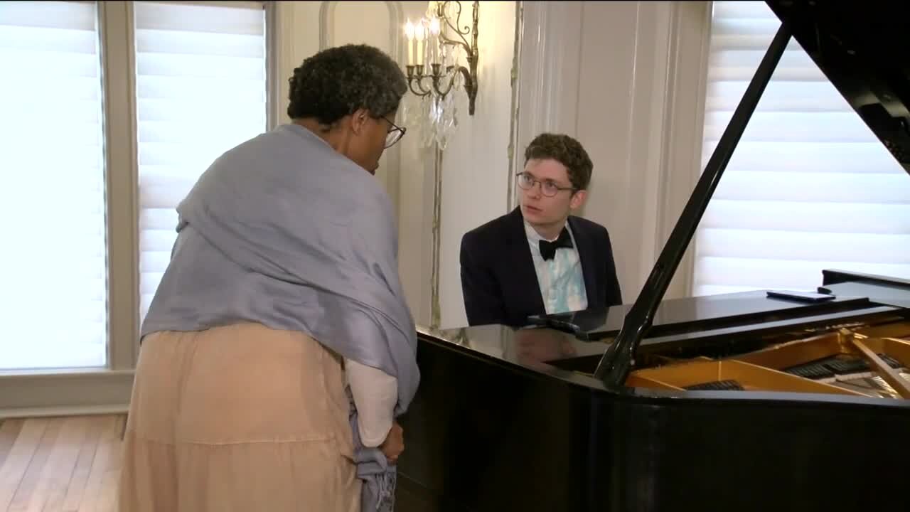 Steph Connects: Piano competition