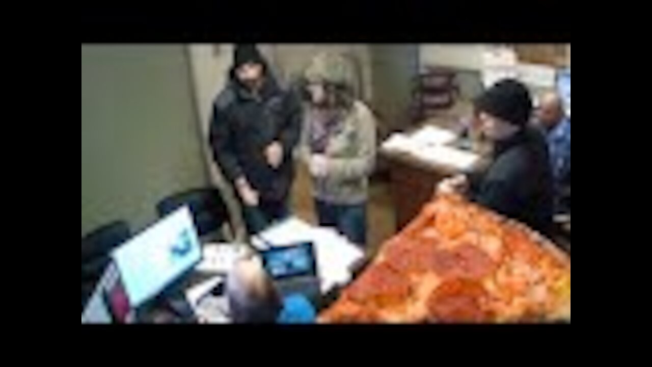 Pizza delivery guy is belittled out of tip by rude employees so internet gets revenge for him