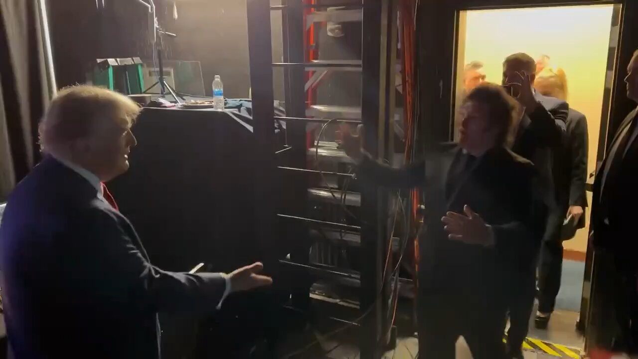 JUST IN - Trump meets Argentinian President Javier Milei.