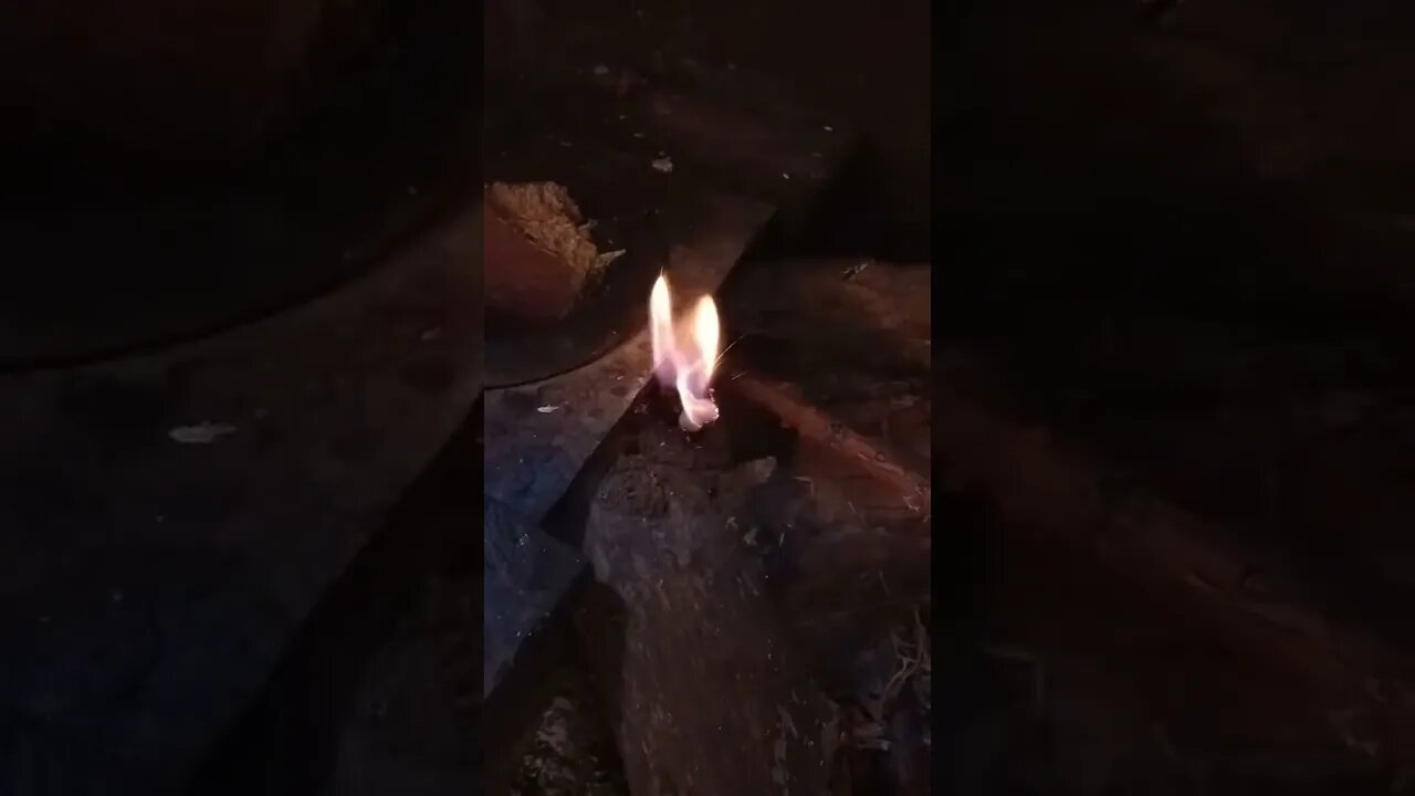 Como acender FOGÃO a lenha( fÁcil E rápido)#SHORTS