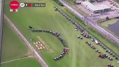 Dutch farmers and truckers smashed their protest today, making themselves knowing across live