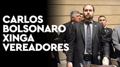 Carlos Bolsonaro xinga vereadores e tem microfone cortado na Câmara