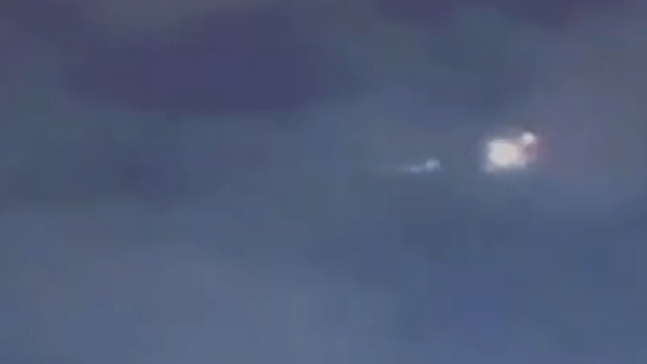 Shocking UFO Near-Miss: Incredible Footage Captures Encounter Over Bogotá!