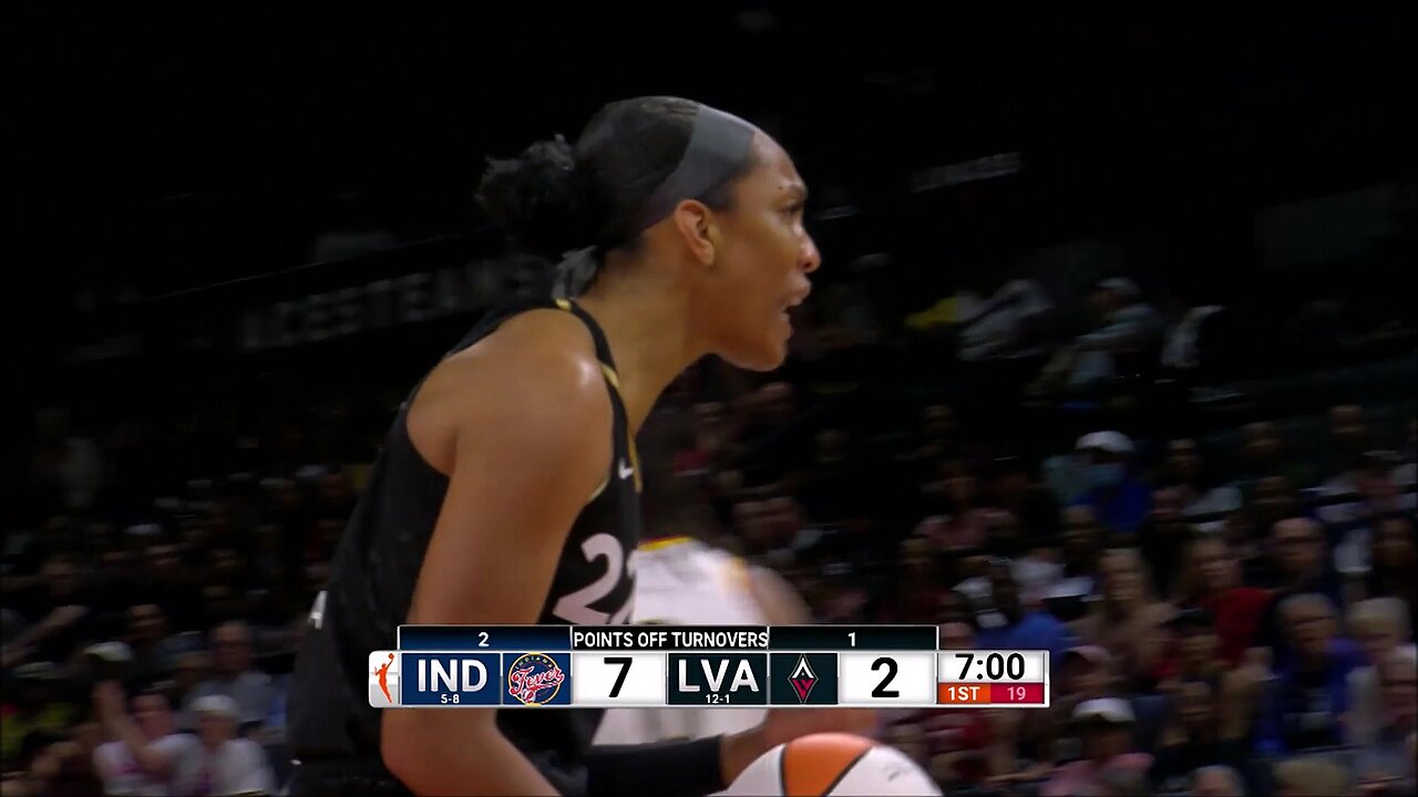 A'ja Wilson FRUSTRATED With Ref After Aliyah Boston STUFFS Her Shot, But NO FOUL Called