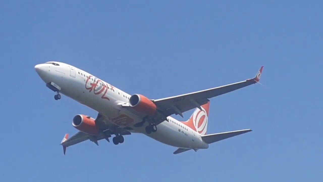 Boeing 737-800 PR-GUJ na aproximação final antes de pousar em Manaus vindo de Belém do Pará