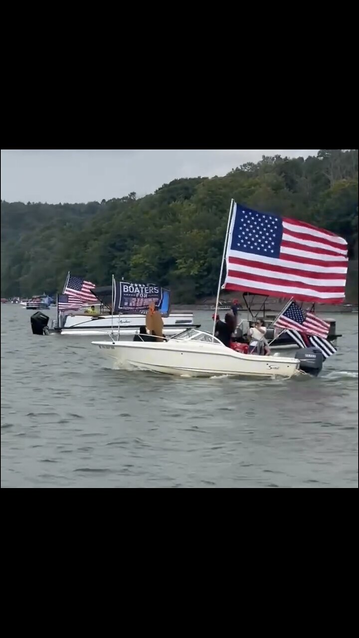 MAGA BOAT PARADE⛵️❤️🇺🇸🛥️FOR TRUMP🤍🇺🇸🚢ON LAKE WALLENPAUPACK PENNSYLVANIA💙🇺🇸🛳️💫