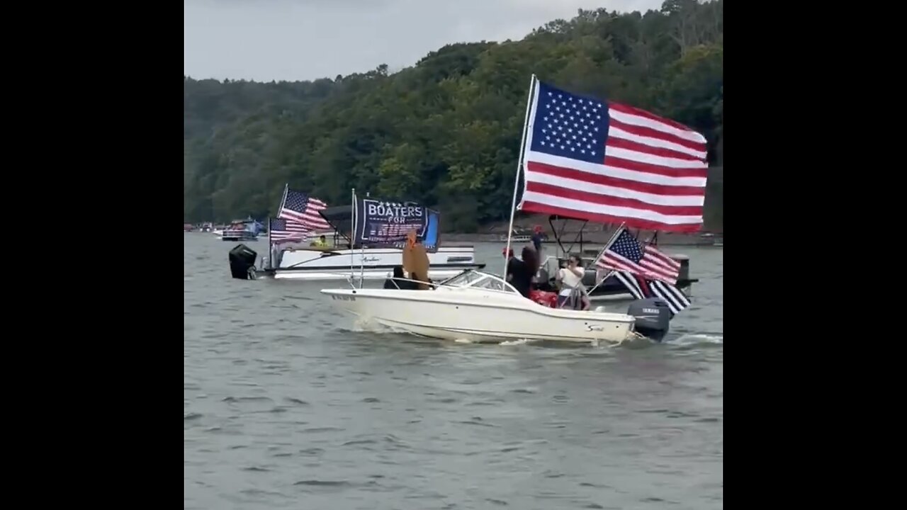 MAGA BOAT PARADE⛵️❤️🇺🇸🛥️FOR TRUMP🤍🇺🇸🚢ON LAKE WALLENPAUPACK PENNSYLVANIA💙🇺🇸🛳️💫