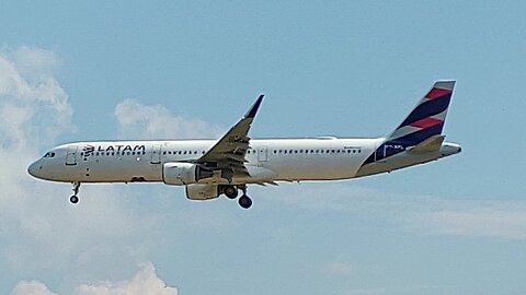 Airbus A321 PT-XPL coming from Fortaleza to Manaus