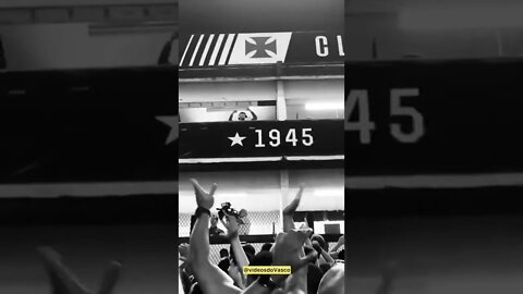 Pedrinho sendo ovacionado pela torcida Vascaína em São Januário