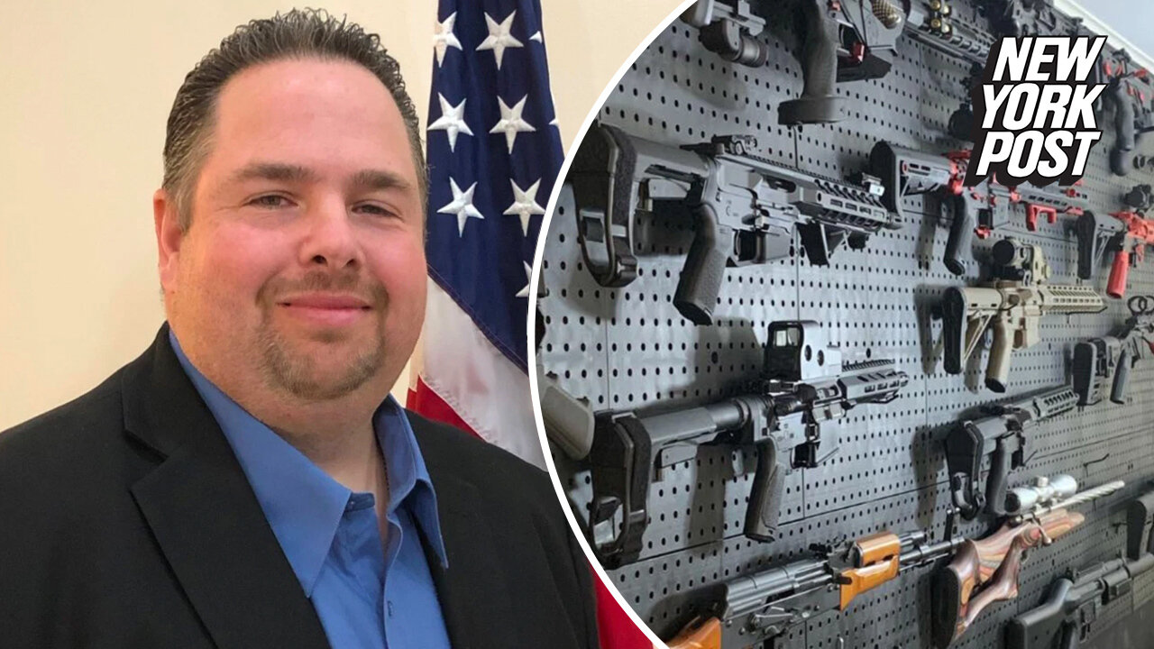 Deputy mayor of NY town found with unregistered guns, fake FBI badges: feds