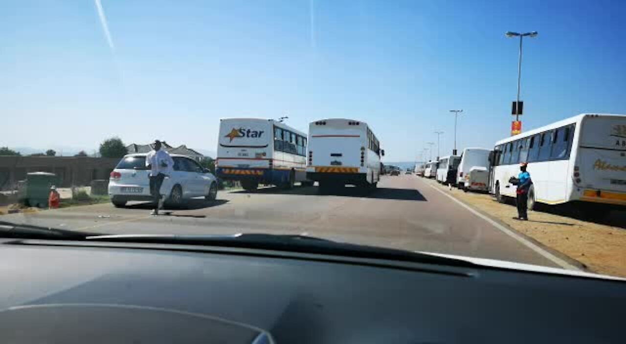 SOUTH AFRICA - Polokwane - ZCC busses on the road to Moria (cell image and videos) (GYk)