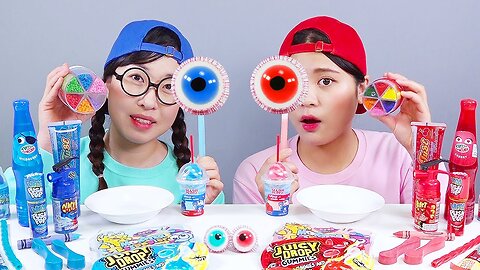 Red VS Blue Food Dessert Mukbang 빨간색 파란색 디저트 먹방 DONA 도나