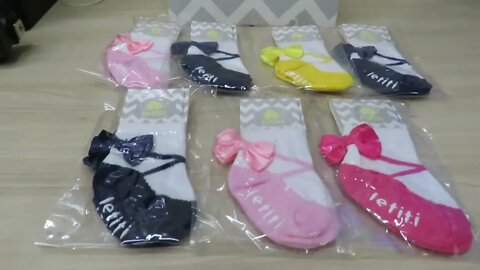 Kit de Meias Sapatinho Manuela (4 Pares - Tam. 0-12 meses) + 3 Meias Sapatinho Manuela
