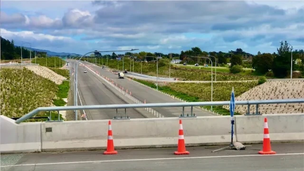 Pekapeka to Ōtaki Expressway almost complete (part 2) September 2022