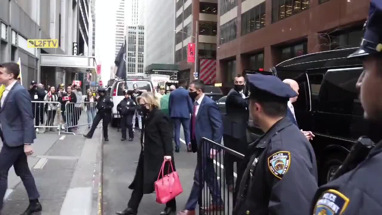 Hillary Gets Cold Welcome To NYC With Boos, Jeers